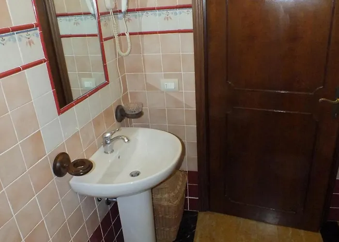 アパート La Chicca カッラーラ